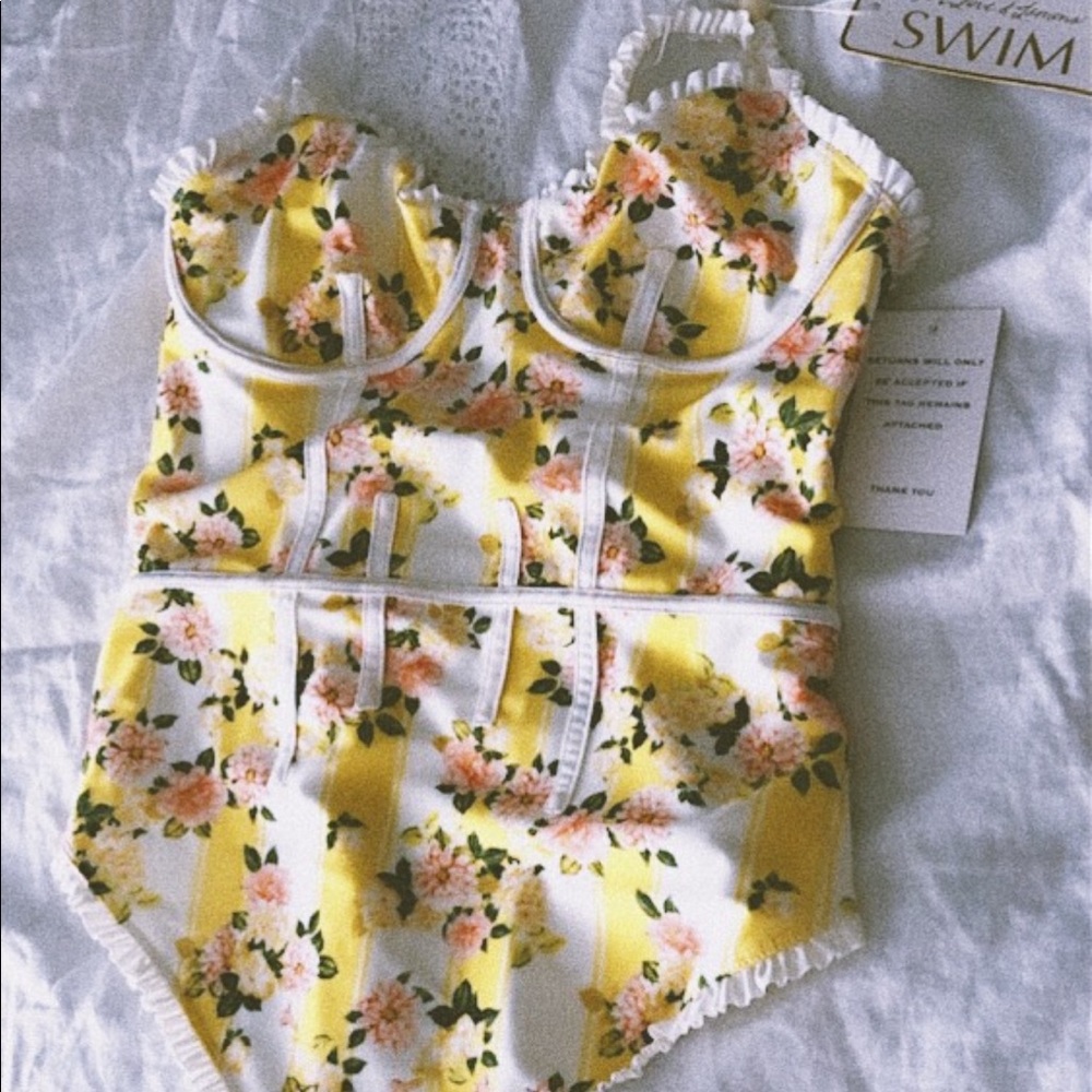 For love and lemons swimsuit